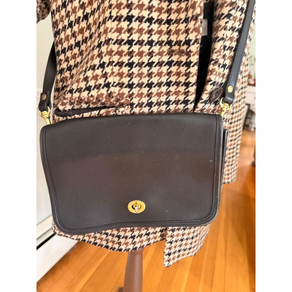 Vintage Black Crossbody Bag Turn Lock Purse Classic Shoulder Bag Hong Kong - Picture 3 of 9